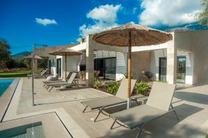 villa arte sun loungers