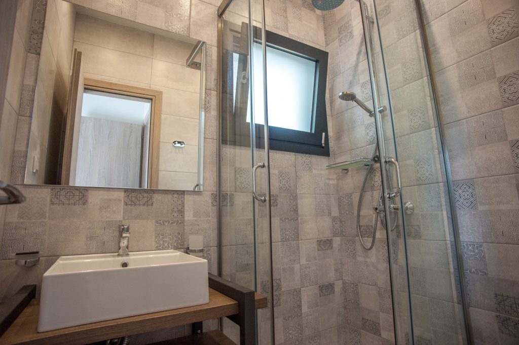 Villa Carisma en-suite bathroom with walk-in shower, Kefalonia