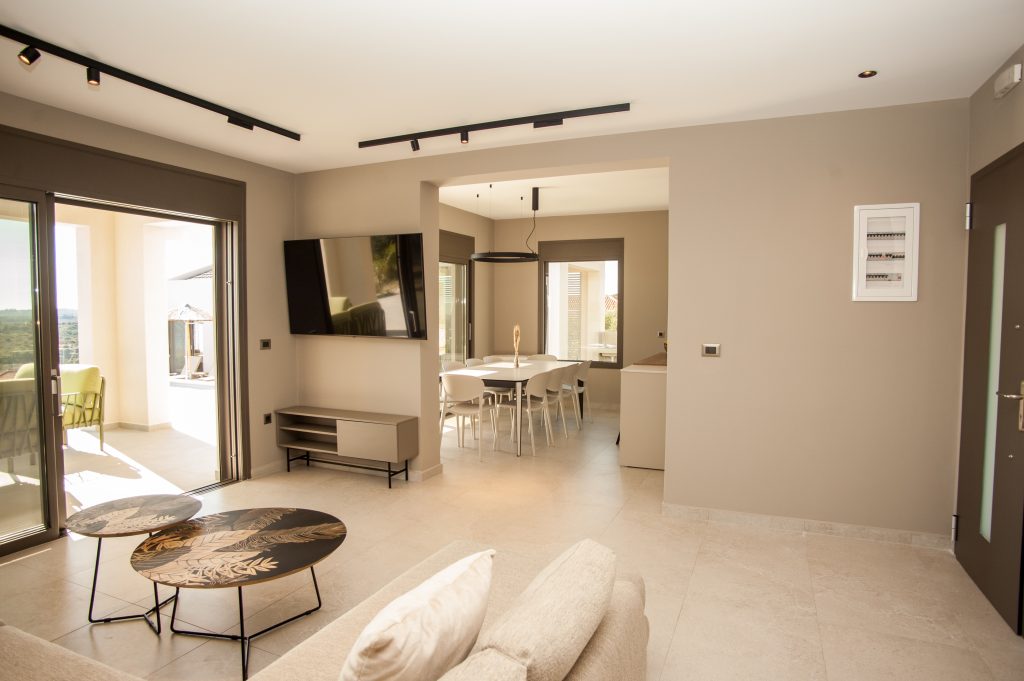 Villa Insieme open-plan living, dining and kitchen area, Kefalonia